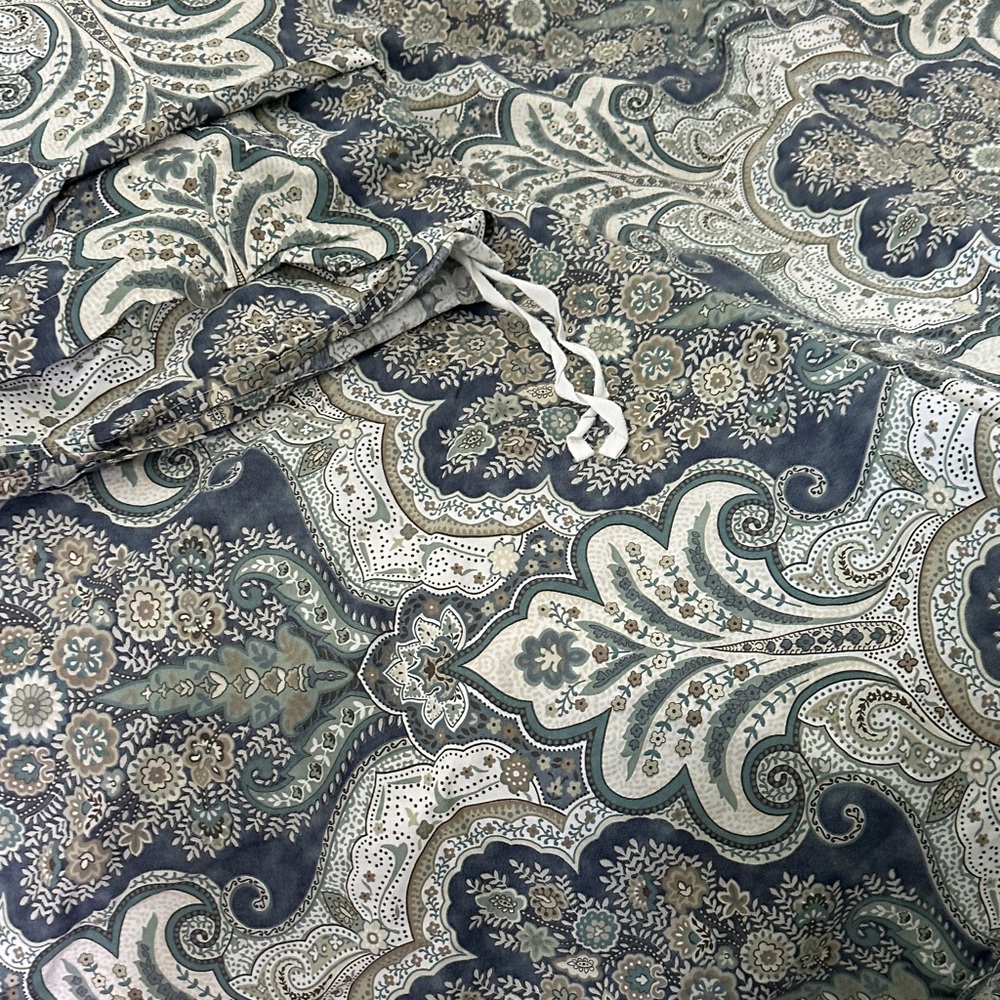 Pottery Barn Blue and Cream Paisley Duvet Cover